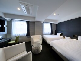 Superior Twin Room | In-room safe, blackout drapes, soundproofing