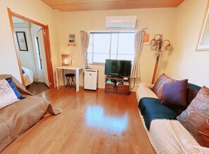 Apartment, 1 Schlafzimmer, Nichtraucher ( 201 ) | Wohnbereich | Flachbildfernseher