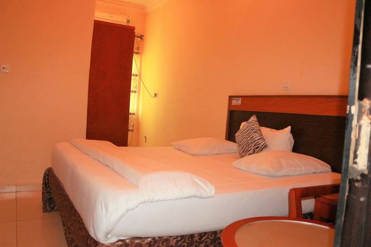 Executive kamer, 1 tweepersoonsbed, niet-roken | Een bureau, een laptopwerkplek, gratis wifi, beddengoed