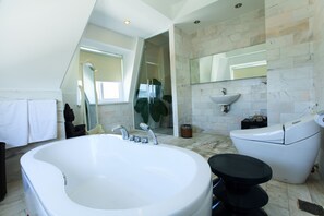 Bathroom - Paragon Villa Hotel (Nha Trang)