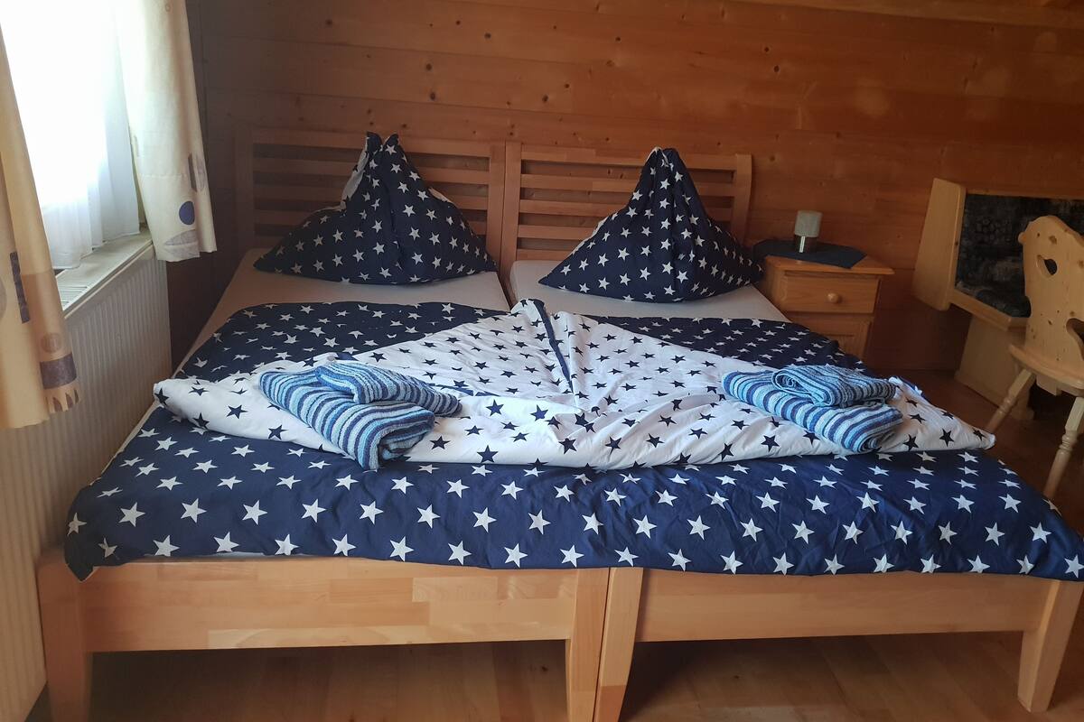 Classic Apartment | Soundproofing, WiFi (free), individually decorated, bed sheets