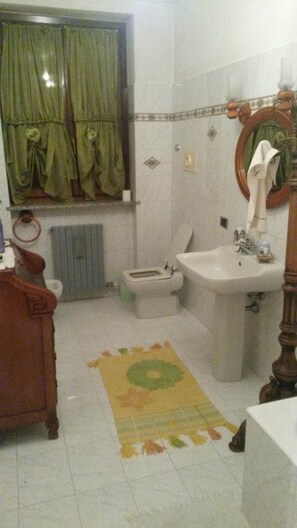 Double Room | Bathroom
