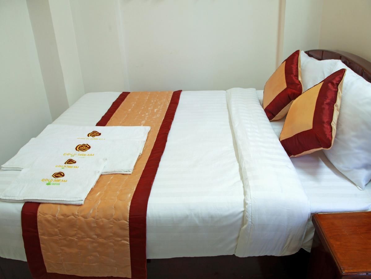 superior double room | minibar, desk, free wifi, bed sheets