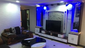 皇室套房, 1 張標準雙人床, 非吸煙房 | 客廳 | 平面電視