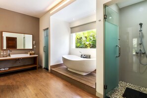 Free toiletries, hair dryer, slippers, towels - Annupuri Villas Bali (Munggu)