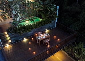 Breakfast, lunch, dinner served; international cuisine, garden views