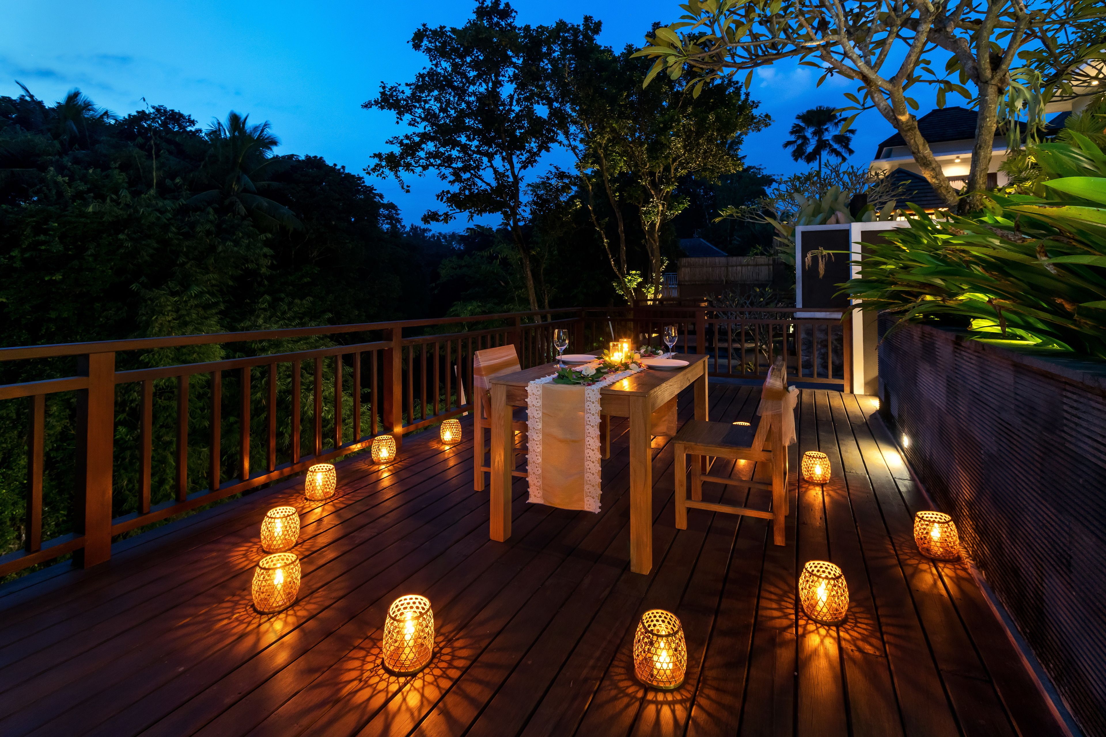 Se sirven desayunos y cocina internacional, con vista al jardín 