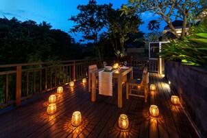 Se sirven desayunos y cocina internacional, con vista al jardín 