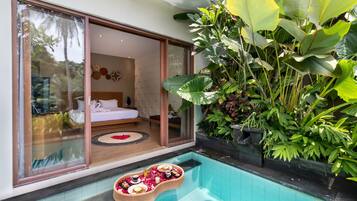 Minibar, in-room safe, soundproofing, free WiFi