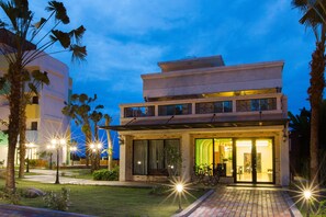 Property entrance - 17th Summer (Shoufeng)