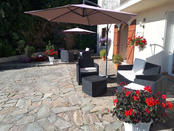 Terrace/patio - Chambres d'hôtes Villa EMMONY (Santo-Pietro-di-Venaco)