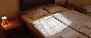 Free WiFi, bed sheets