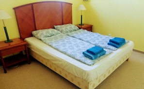 Classic Double Room, 1 Double Bed, Non Smoking | Free WiFi, bed sheets