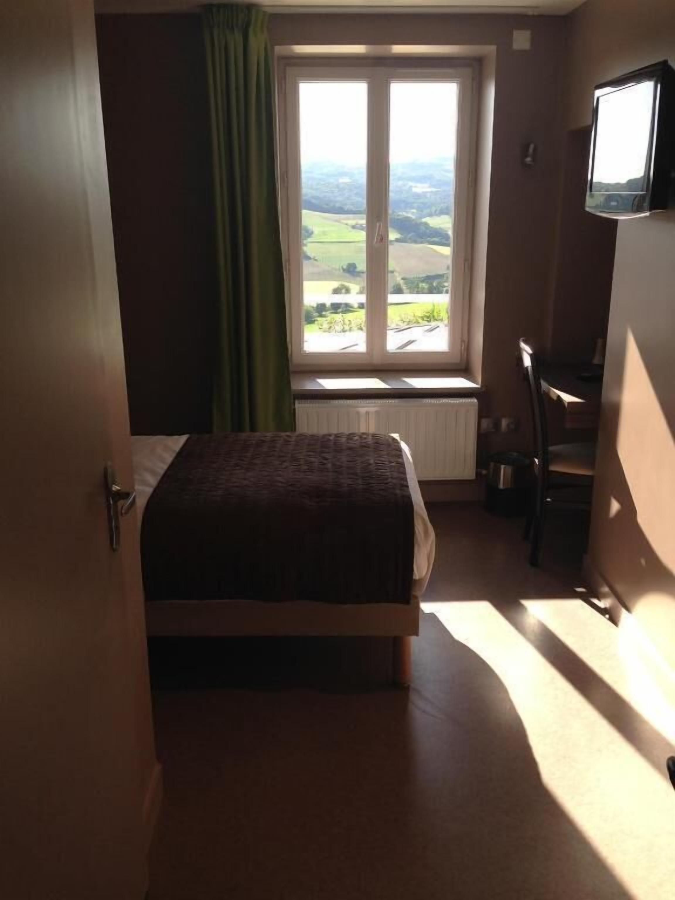 Classic Single Room, Garden View