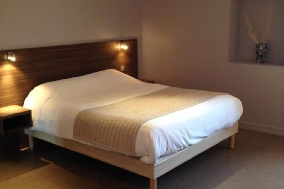 Rollaway beds (surcharge), WiFi (free), individually decorated