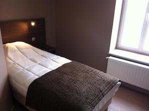 Chambre Simple Classique, vue jardin | Lits pliants/supplémentaires, Wi-Fi gratuit, décoration personnalisée