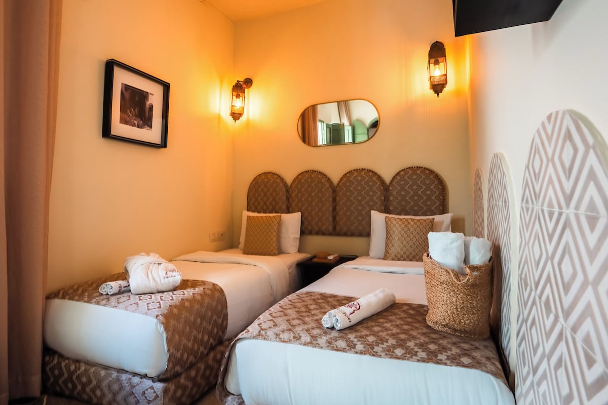 Chambre Tradition avec lits jumeaux (Baraka) | In-room safe, blackout curtains, iron/ironing board (on request)