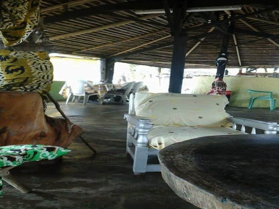 Breakfast, lunch and dinner served