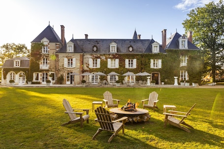 Front of property. Les Hauts de Loire