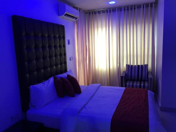 Apartament Deluxe, diversos llits, no fumadors | Cortines opaques, planxa i posts de planxar i wifi gratuïta
