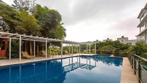 Outdoor pool - V Resorts Imera Spa Bangalore (Hosur)