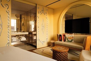 Premium bedding, minibar, in-room safe, individually decorated - 9Confidentiel (Paris)