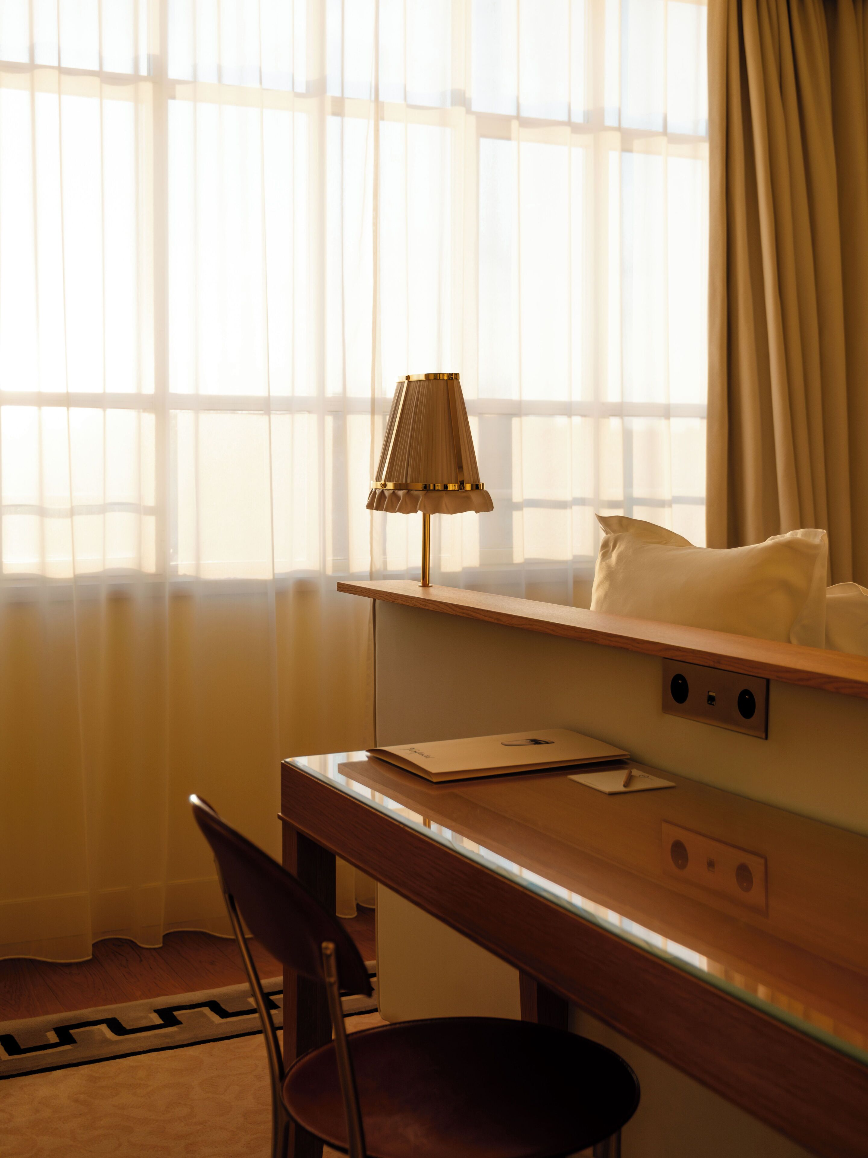 Photo - 9Confidentiel