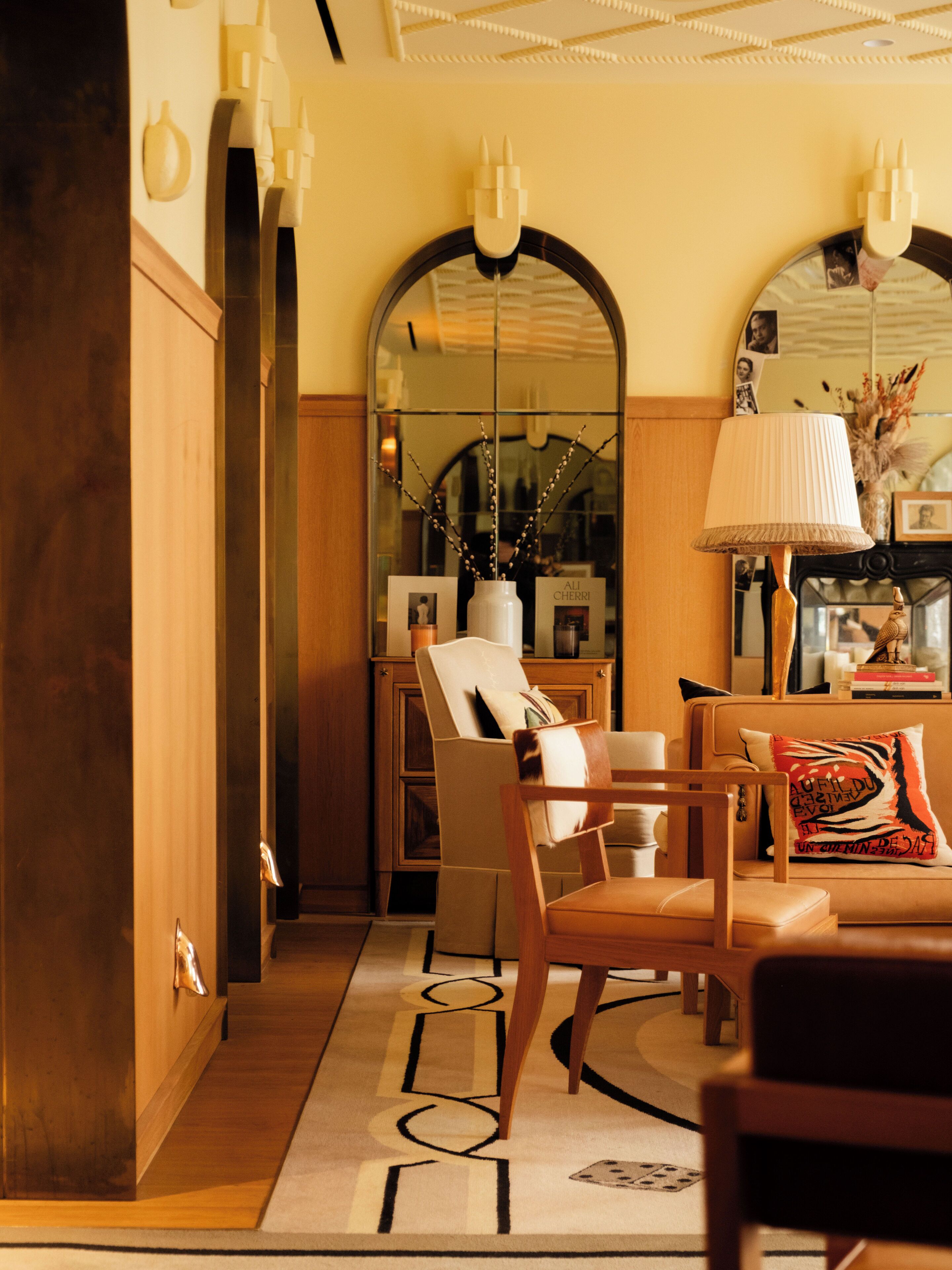 Coin salon dans le hall