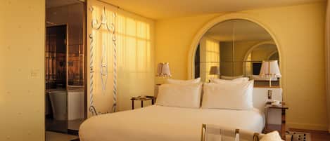 Ropa de cama de alta calidad y minibar