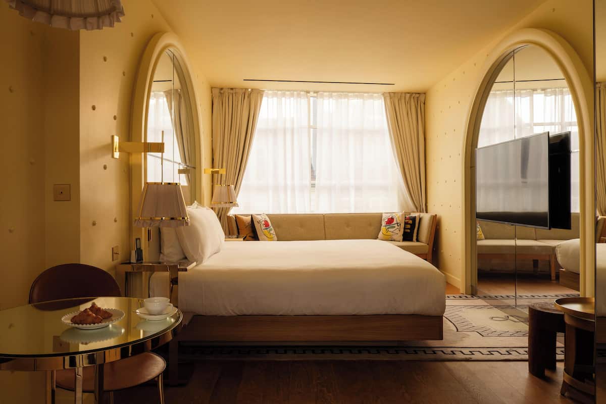 Club Double Room | Premium bedding, minibar, in-room safe, individually decorated