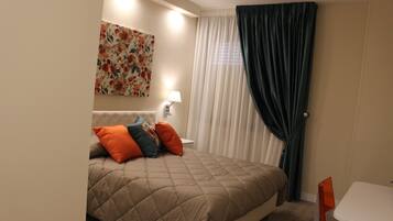 Doppia Classic | Una scrivania, Wi-Fi gratuito, lenzuola