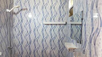 Standard Single Room, 1 Queen Bed | Bathroom | Shower, rainfall showerhead, free toiletries, towels