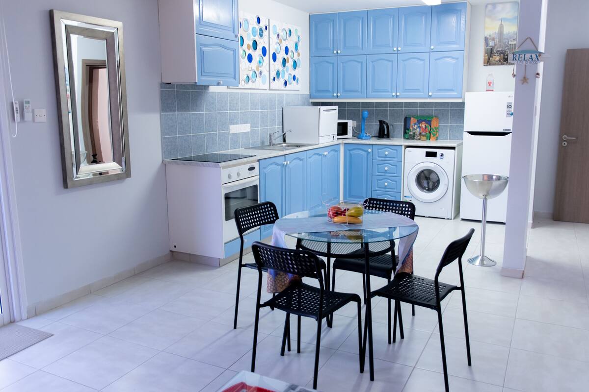 Apartemen, 2 kamar tidur, patio, pemandangan kolam renang | Dapur pribadi | Mesin pembuat kopi/teh, lemari es, microwave, dan oven