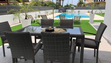 Apartment, 2 Bedrooms, Patio, Pool View | Terrace/patio