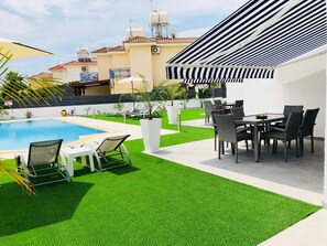 Departamento, 2 habitaciones, patio, vista a la alberca | Terraza o patio