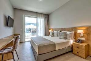 Zimmersafe, Schreibtisch, schallisolierte Zimmer, Bügeleisen/Bügelbrett