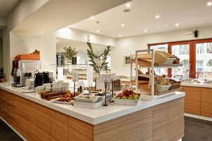 Colazione a buffet inclusa