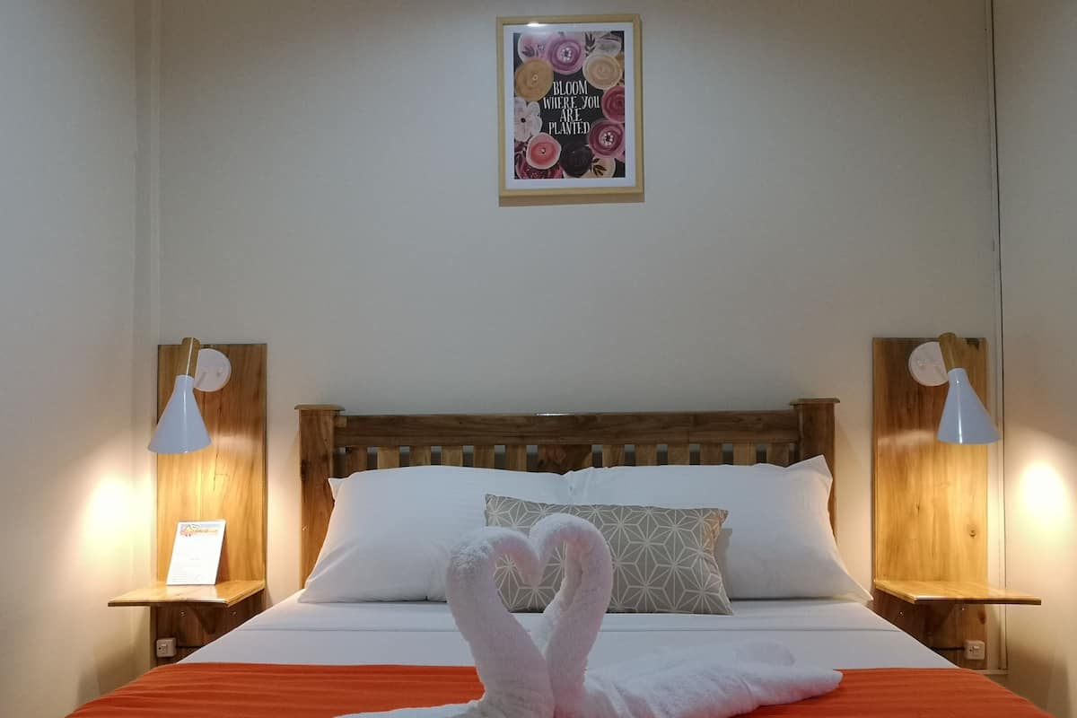 Deluxe Double Room | Individually decorated, individually furnished, desk, soundproofing