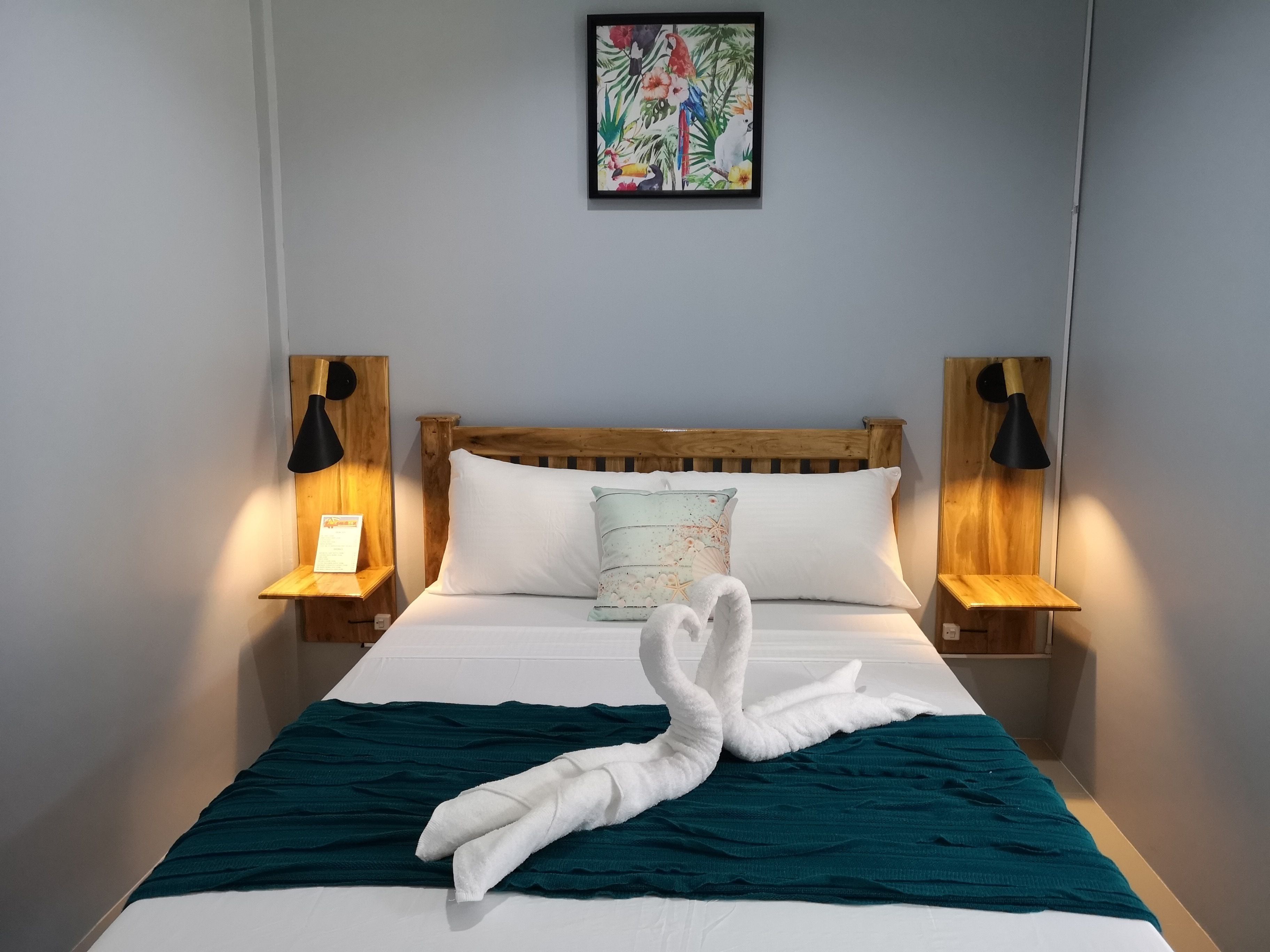 Decoración personalizada, muebles diferentes y escritorio 