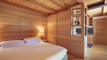 Superior Chalet | In-room safe, desk, soundproofing, free WiFi