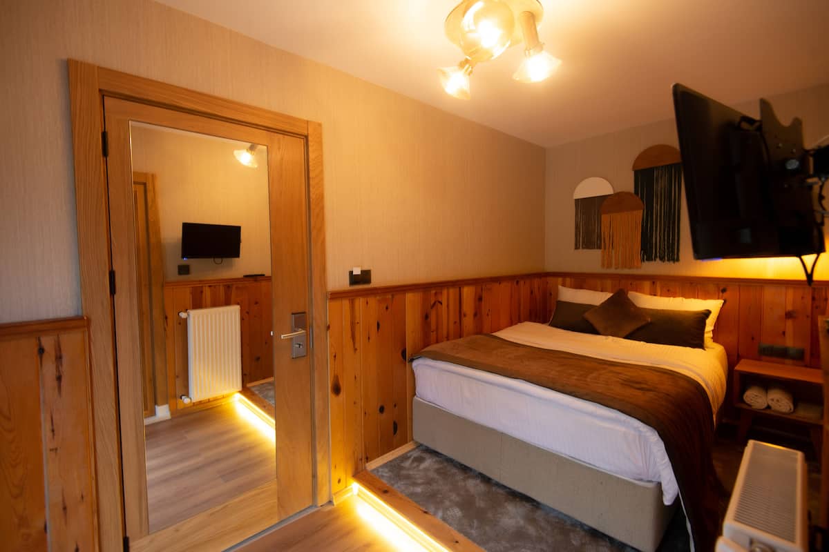 Junior Room | WiFi (free), bed sheets