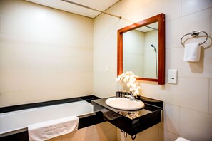 Family Apartment, 2 Bedrooms | Bathroom | Rainfall showerhead, free toiletries, hair dryer, slippers