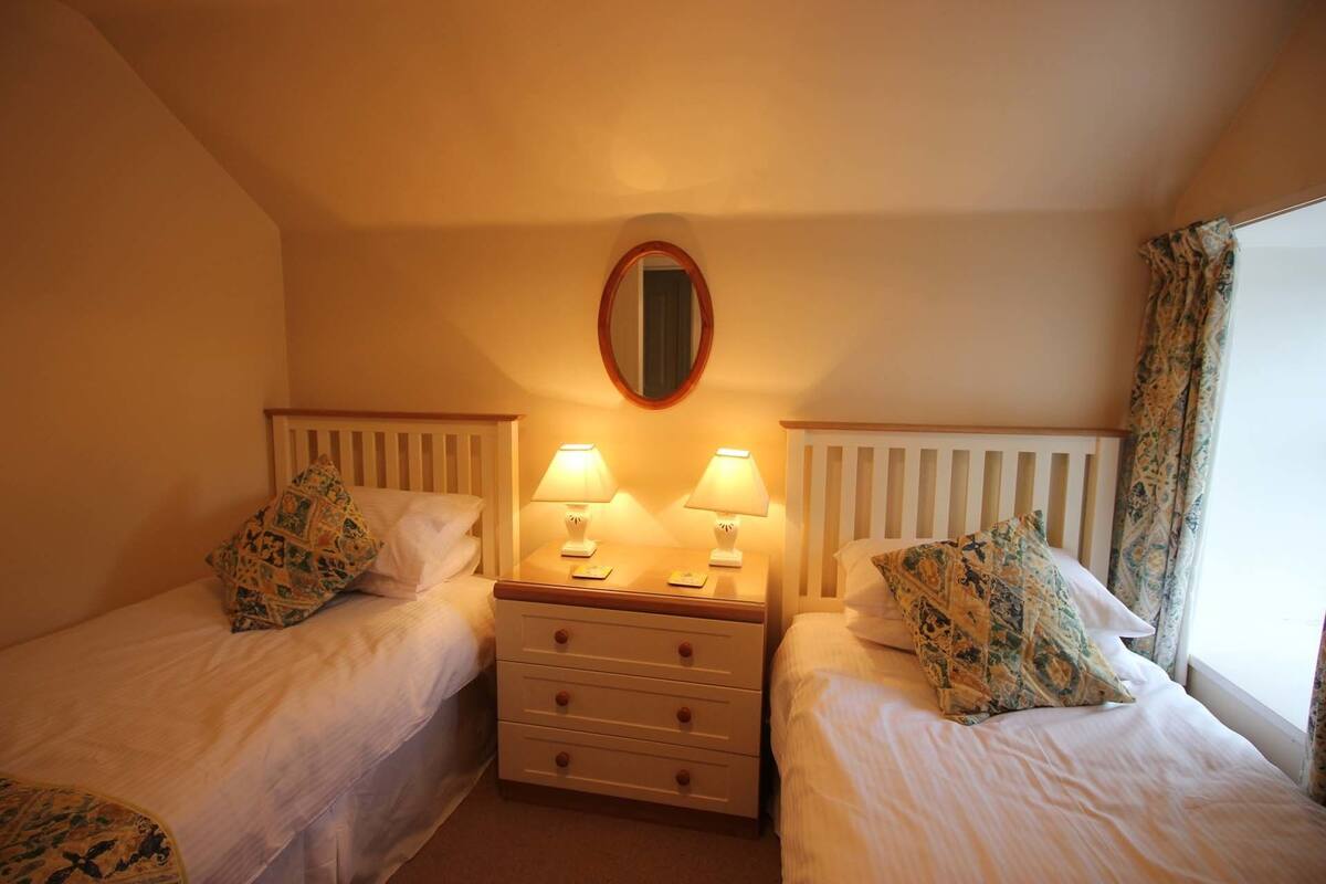 Casa de campo (Lossit Cottage) | Wifi gratis, decoración personalizada y muebles diferentes