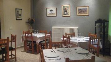 Desayuno típico de la región gratuito y diario