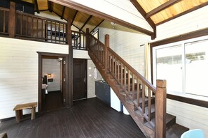 Cabaña familiar, no fumadores, vistas al jardín | Cocina privada | Frigorífico, microondas, cafetera o tetera y hervidor eléctrico