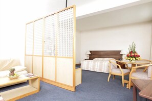 Escritorio, cunas gratuitas y camas plegables/adicionales gratuitas