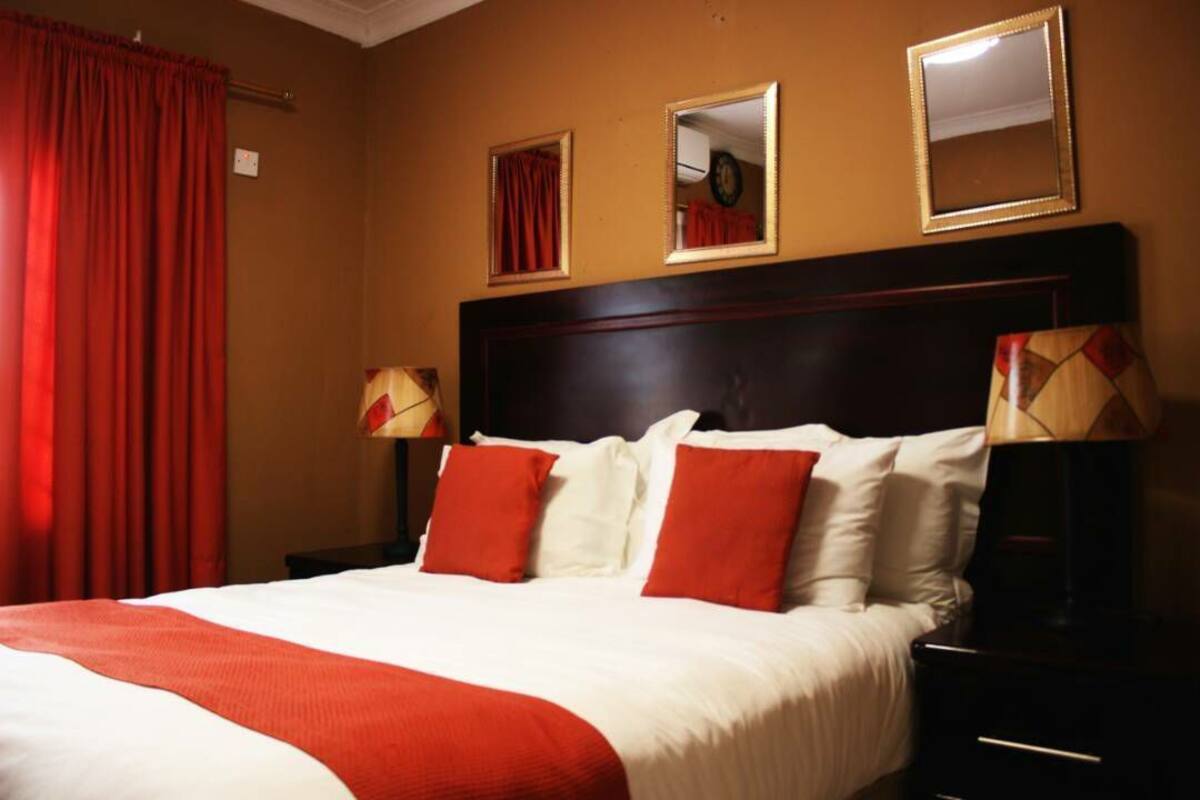 Doppel- oder Zweibettzimmer, 1 Doppelbett, barrierefrei, Nichtraucher | Bügeleisen/Bügelbrett, kostenlose Babybetten, kostenloses WLAN