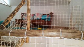 Villa Classique, plusieurs lits | Coin séjour | Télévision à écran plat