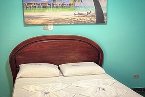 Economy Room, Multiple Beds, Non Smoking | Minibar, WiFi (free), bed sheets - VELINN Pousada Recanto dos Tangaras (São Sebastião)