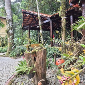 Check-in/check-out kiosk